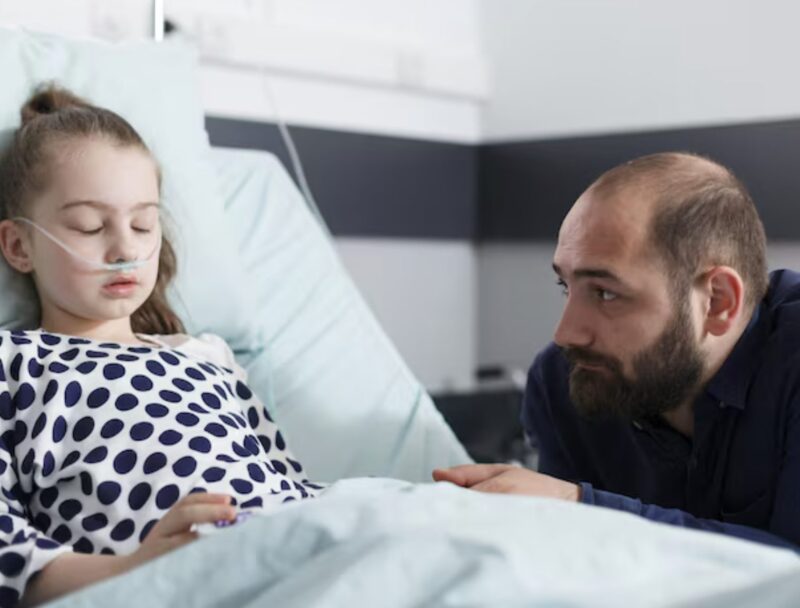 Wróciłam do domu po osiemnastogodzinnej zmianie i zastałam córkę śpiącą. Kilka godzin później próbowałam ją obudzić – ale nie reagowała. Kiedy skonfrontowałam się z mamą, wzruszyła ramionami i powiedziała, że ​​moja córka była „irytująca”, więc dała jej tabletki, żeby ją uciszyć.