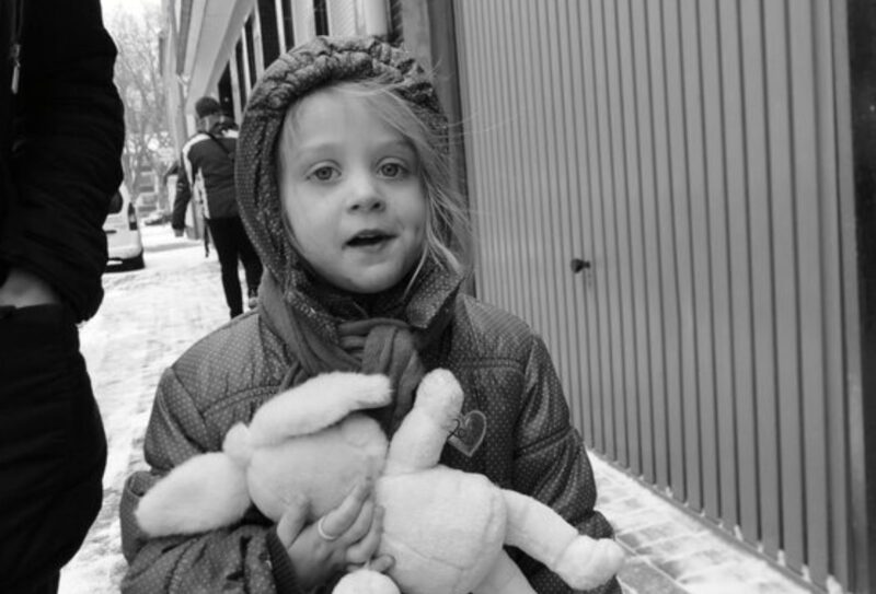Pewien milioner wrócił do domu po trzymiesięcznej misji, aby odwiedzić córkę... i załamał się, gdy zobaczył, co się dzieje na jego własnym podwórku.