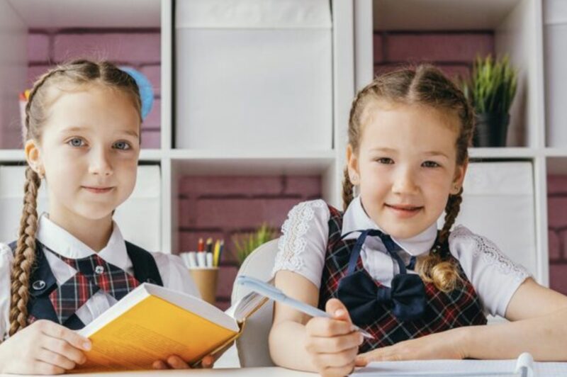 Codziennie, gdy moja córka wychodziła z przedszkola, mówiła mi: „U mojej nauczycielki jest dziewczynka, która wygląda dokładnie jak ja.
