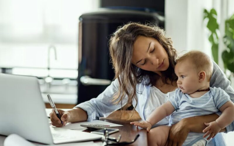 Młoda mama przyniosła swoje dziecko do sądu rozwodowego z jednym ukrytym folderem
