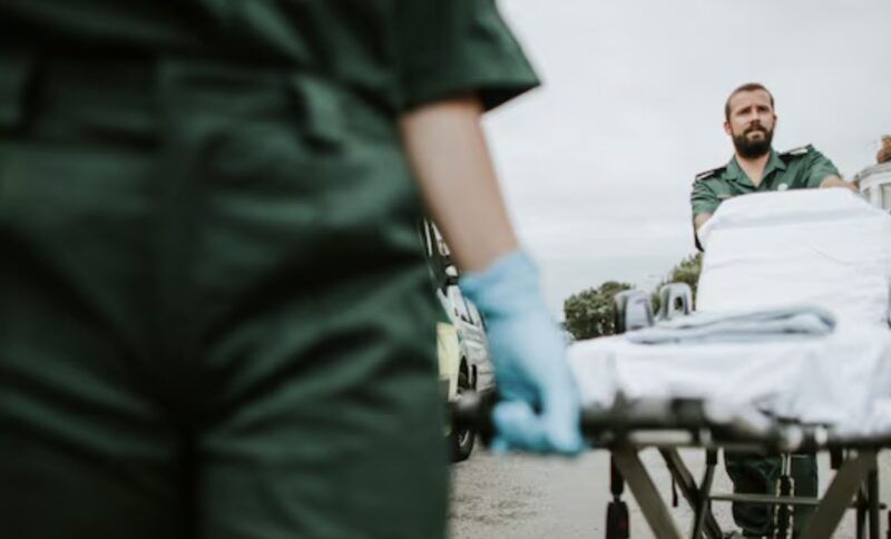 Mama ukradła mi 150 000 dolarów z funduszu na operację ślubną mojej siostry. Kiedy zemdlałam na ostrym dyżurze, siostra nazwała mnie dramatyczną, a mama próbowała odwołać moją tomografię komputerową.
